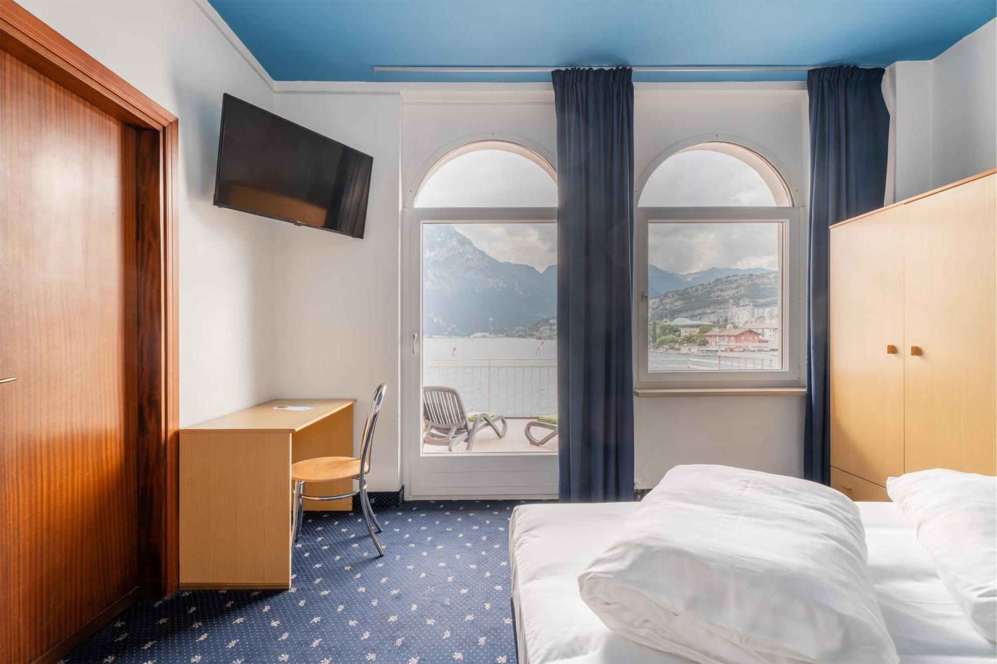 Lake Hotel Ifigenia Torbole Sul Garda ภายนอก รูปภาพ