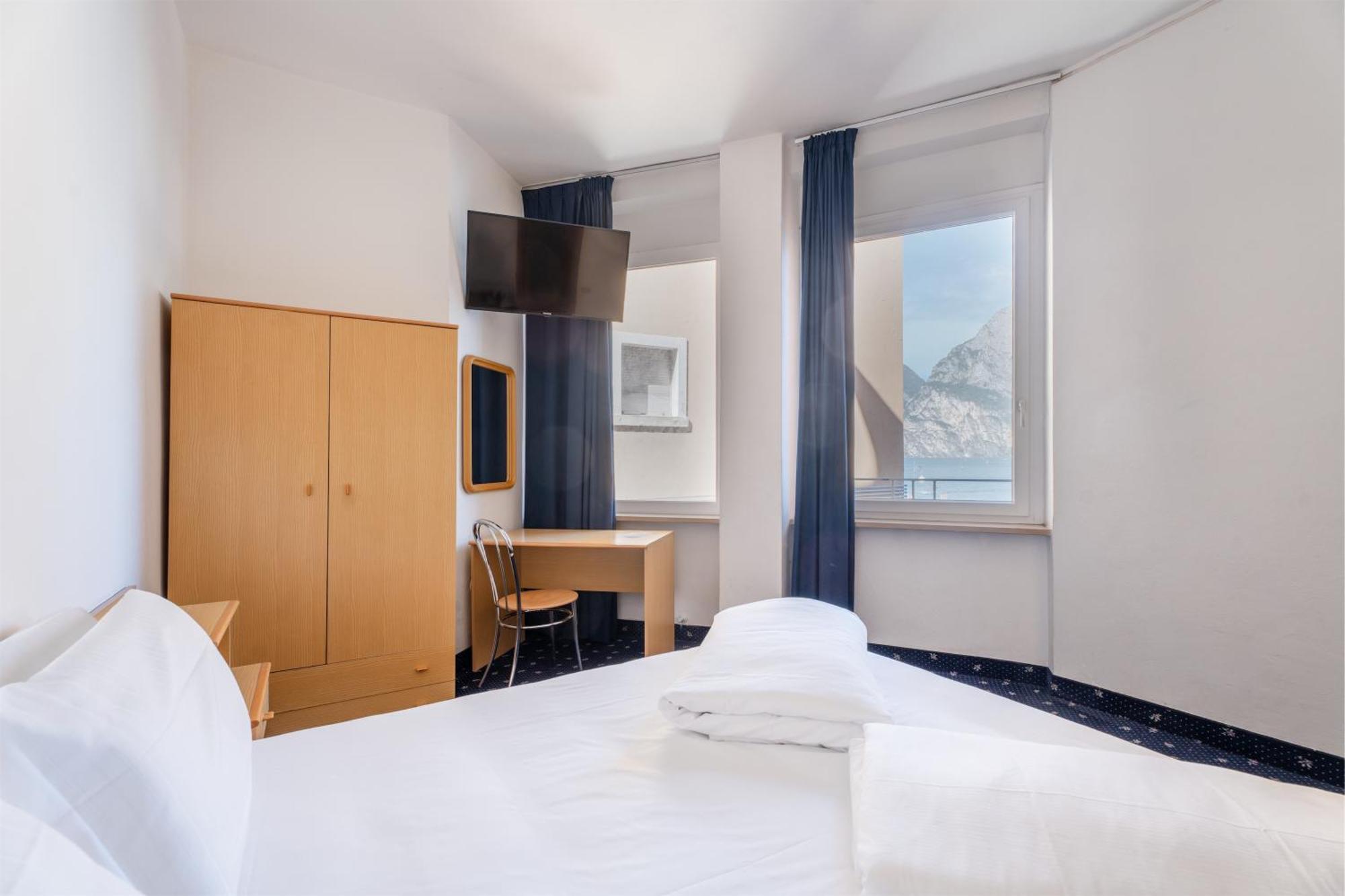 Lake Hotel Ifigenia Torbole Sul Garda ภายนอก รูปภาพ
