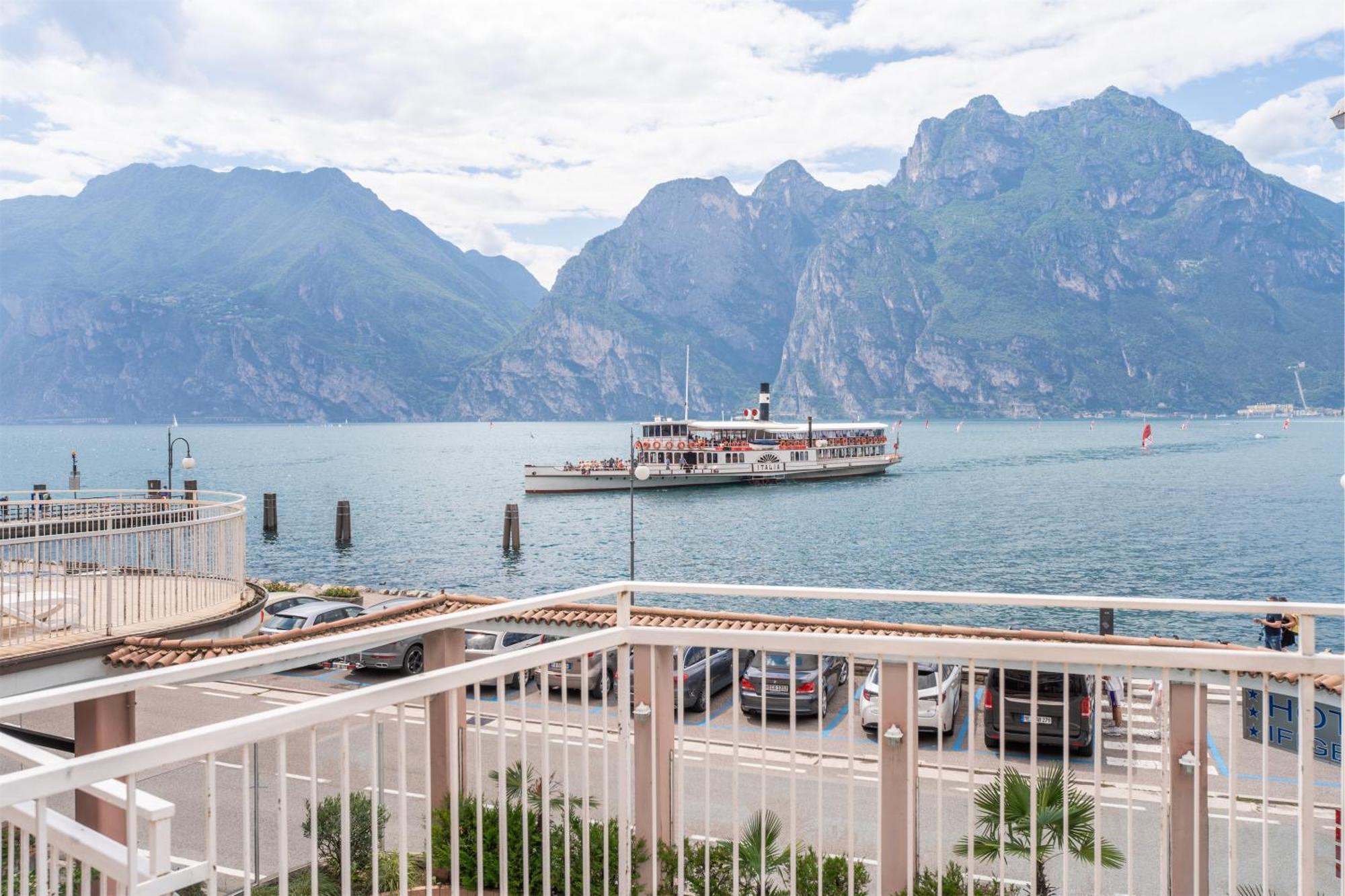 Lake Hotel Ifigenia Torbole Sul Garda ภายนอก รูปภาพ