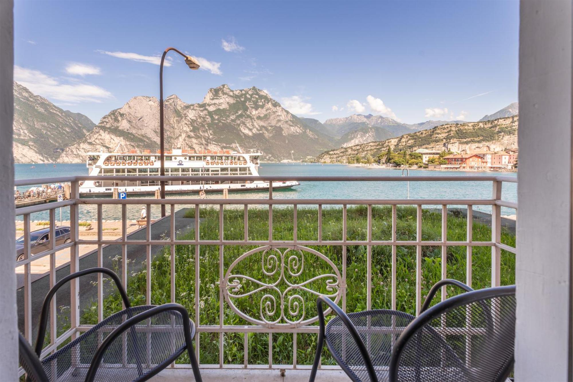 Lake Hotel Ifigenia Torbole Sul Garda ภายนอก รูปภาพ