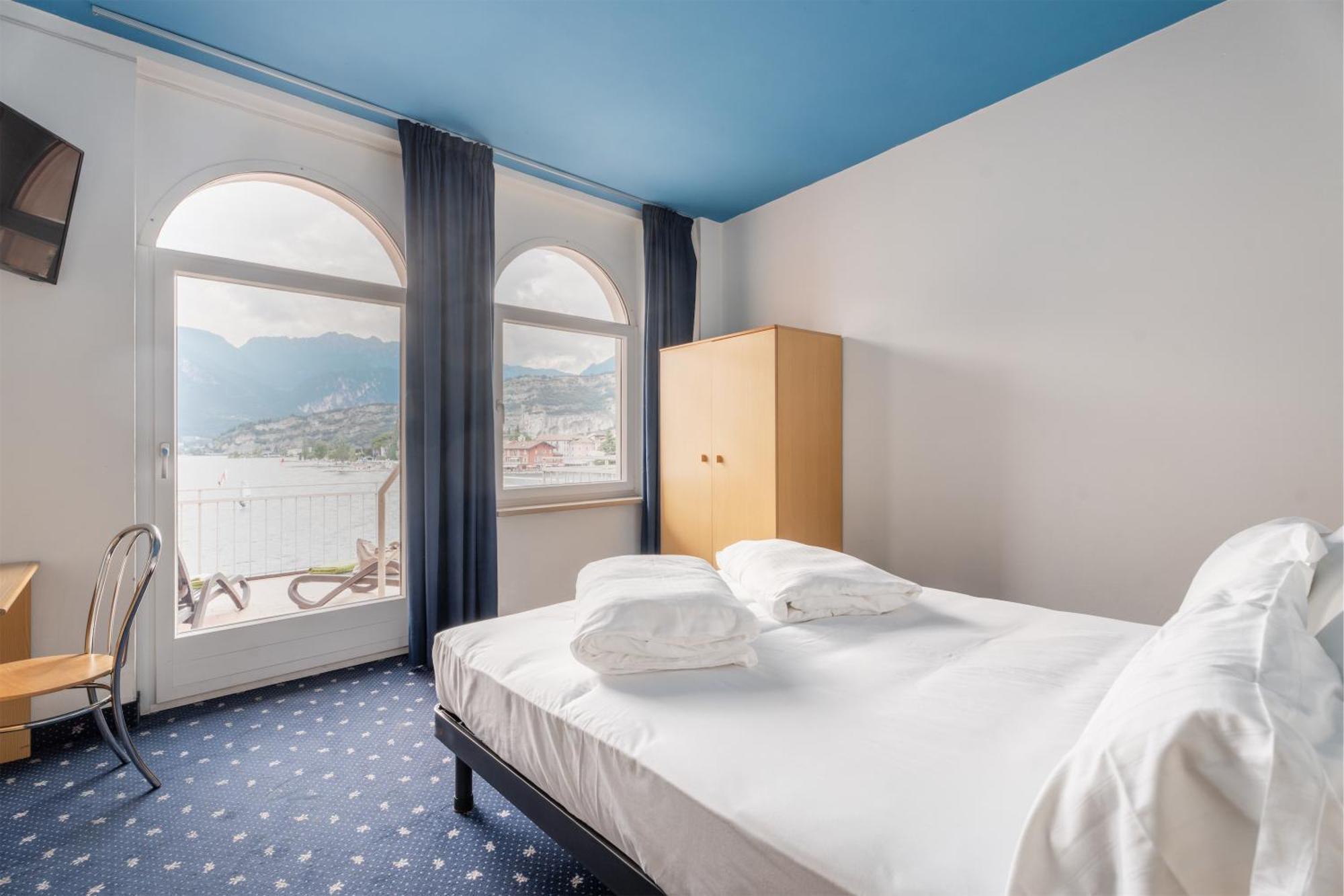Lake Hotel Ifigenia Torbole Sul Garda ภายนอก รูปภาพ
