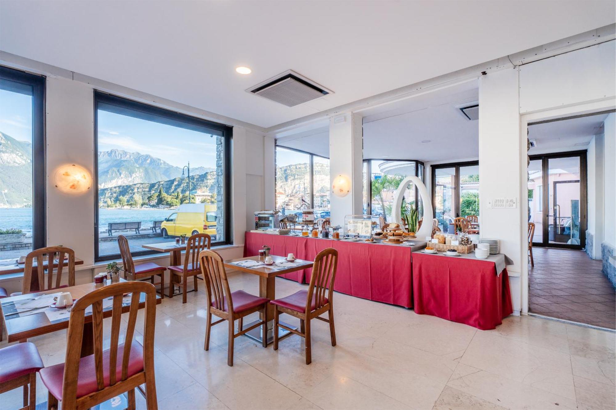 Lake Hotel Ifigenia Torbole Sul Garda ภายนอก รูปภาพ