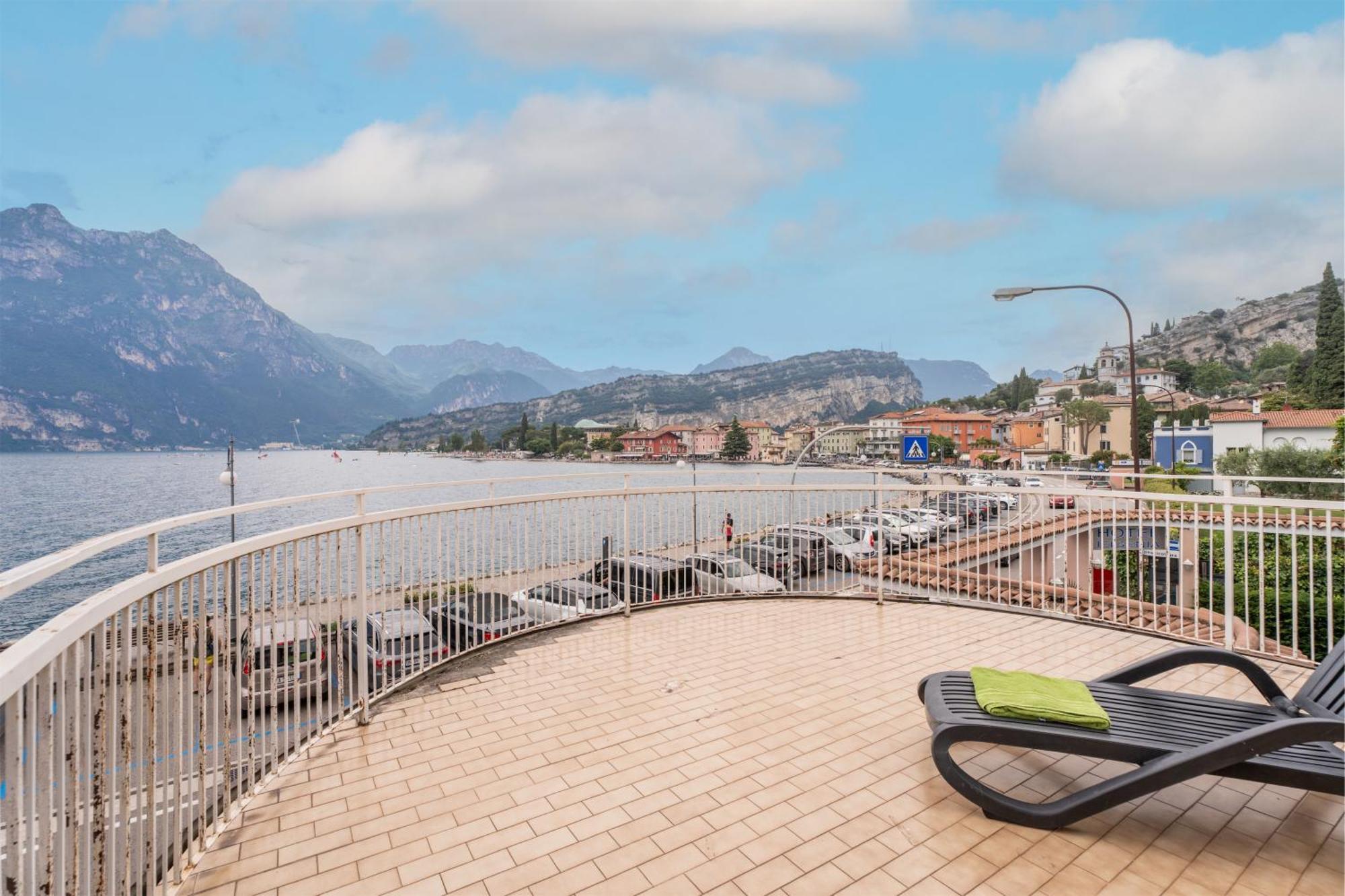 Lake Hotel Ifigenia Torbole Sul Garda ภายนอก รูปภาพ