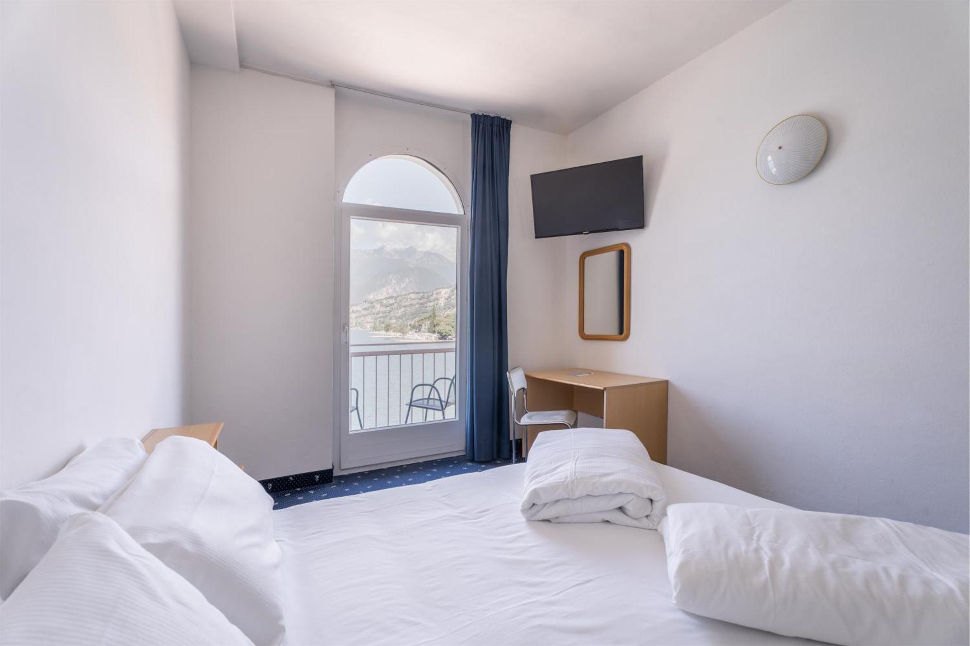 Lake Hotel Ifigenia Torbole Sul Garda ภายนอก รูปภาพ