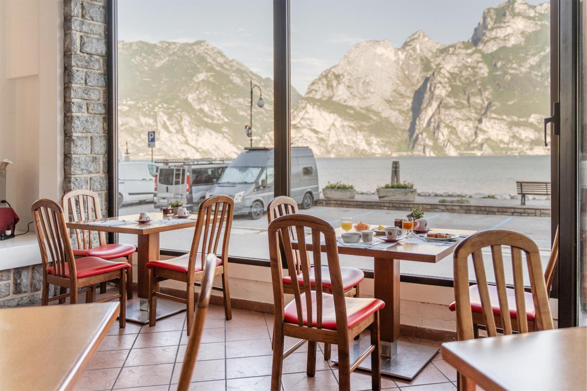 Lake Hotel Ifigenia Torbole Sul Garda ภายนอก รูปภาพ